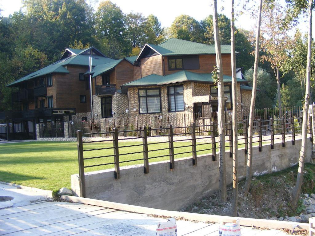 Hotel Hillden Lodge&Restaurant Drumu Carului Eksteriør billede