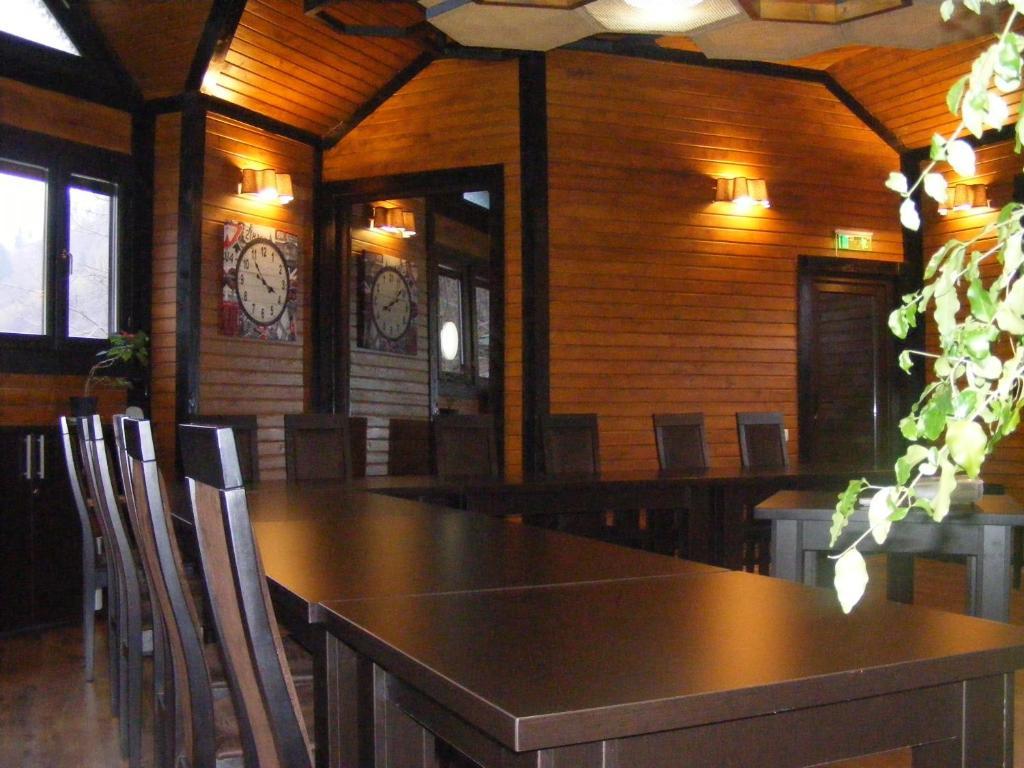 Hotel Hillden Lodge&Restaurant Drumu Carului Eksteriør billede